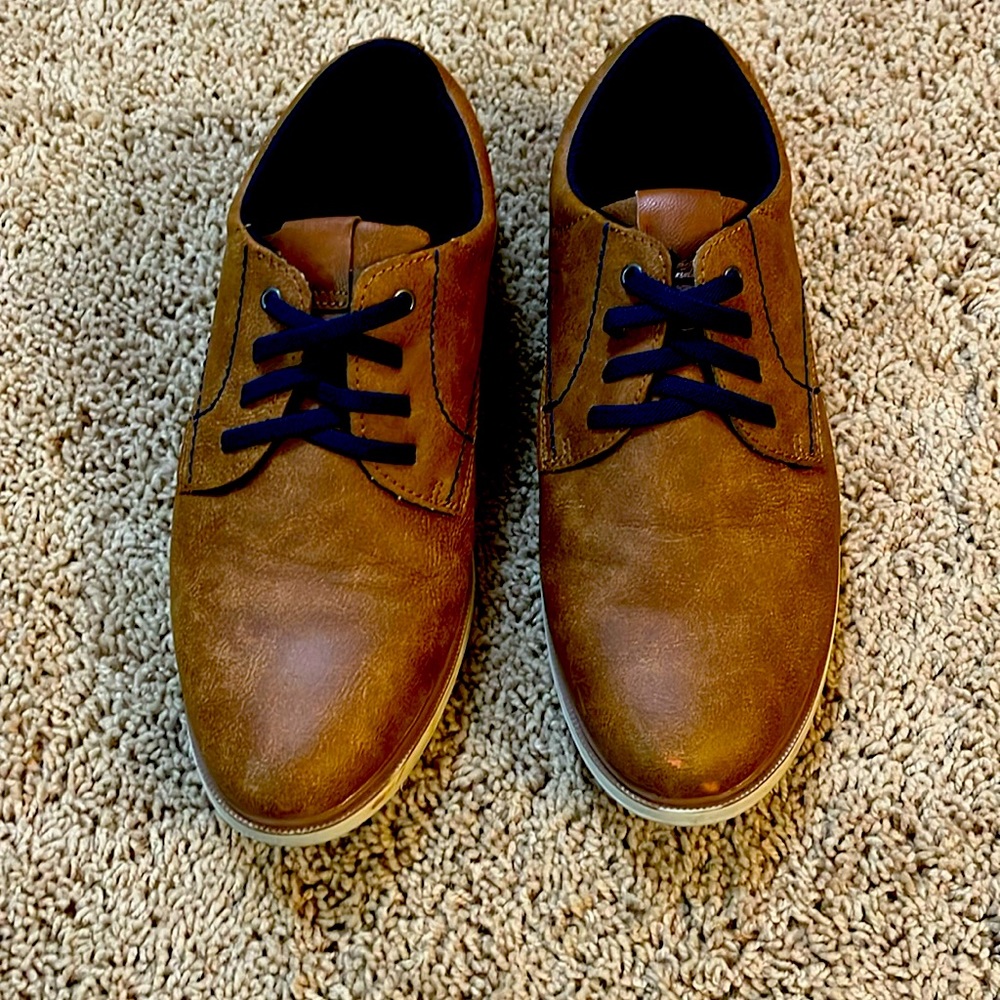 Boys Max & Jake shoes size 6M